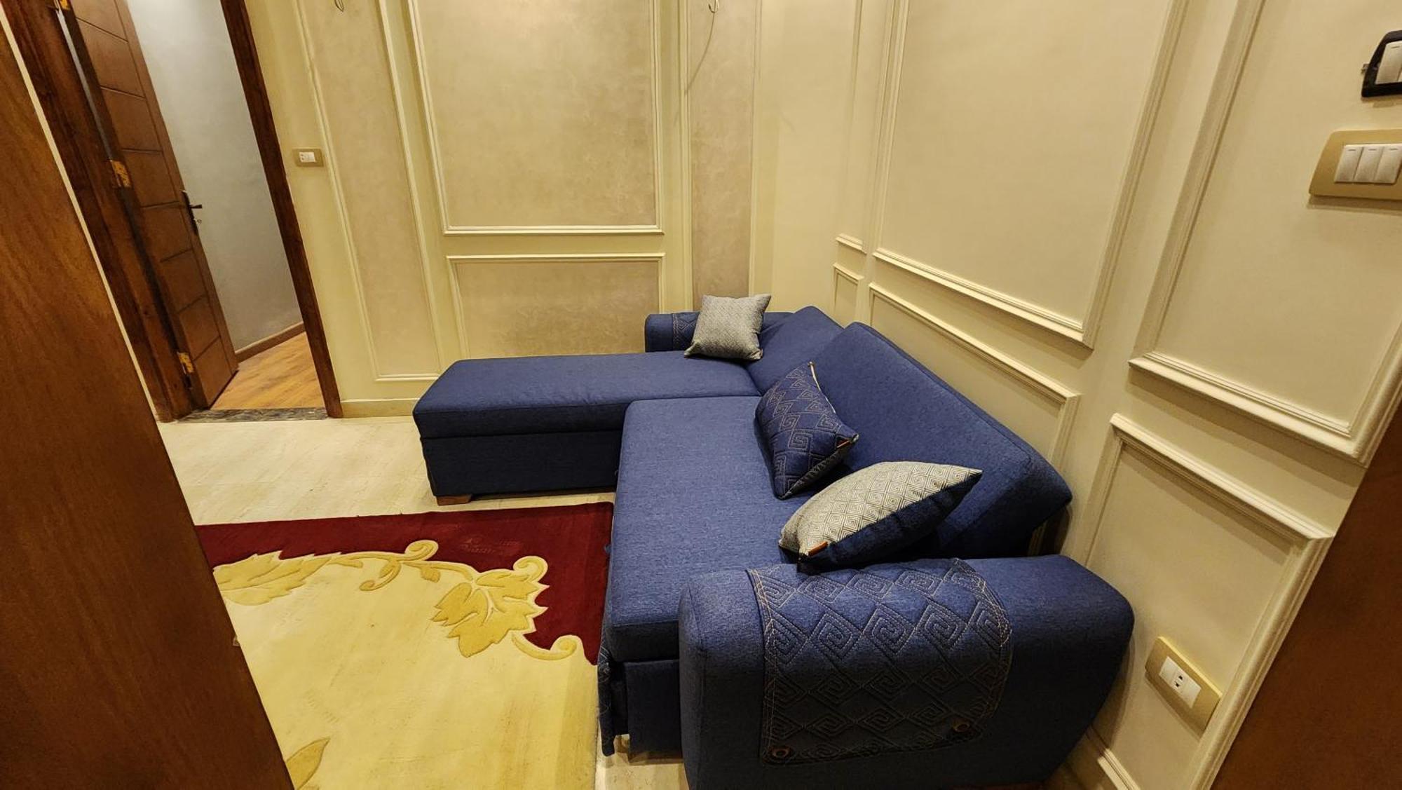 Apartment 3rd Floor Luxury Apartment-families Only Alexandria